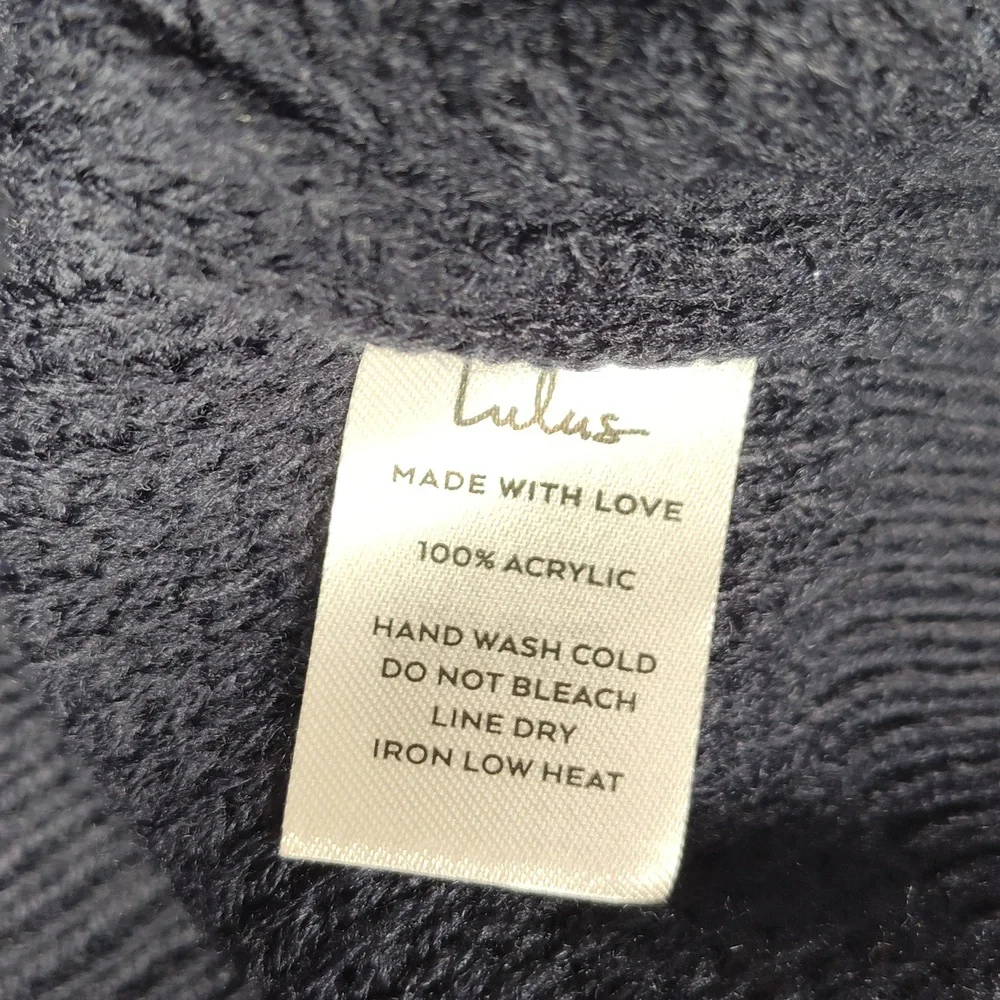 Lulus soft acrylic